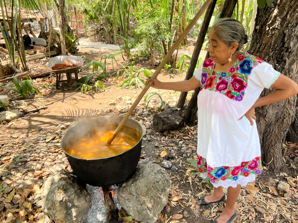 Selsa-Noh,-cooking